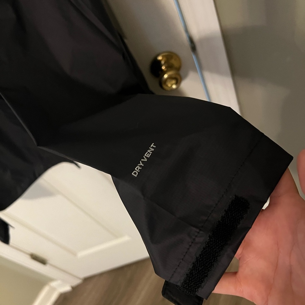 The North Face Ladies DryVent Rain Jacket - Picture 6 of 7